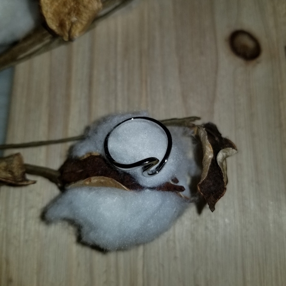 🌊Super Darling Sterling SILVER Wave Ring🌊 - Picture 4 of 5